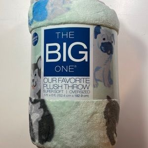 The Big One Plush Throw- Oversized